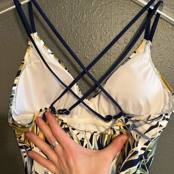 Hurley NWOT Tropical Palm Leaf One Piece Swimsuit Size L - Picture 4 of 8